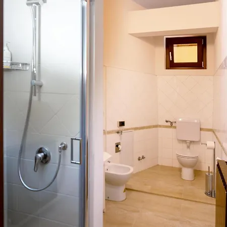 Apollo Apartament Castro (Lombardy)